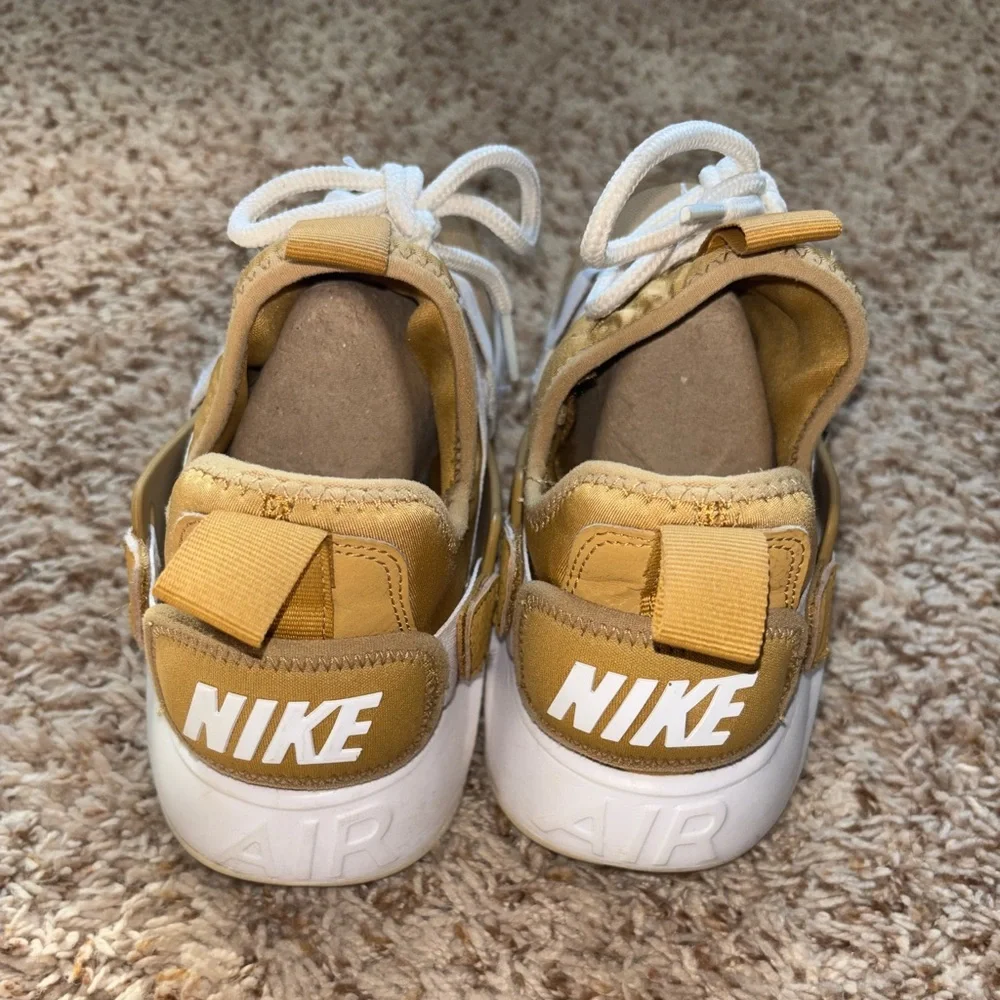 Nike Air Beige Athletic Shoes size 8.5 - Picture 1 of 9